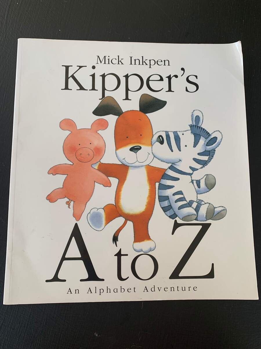 Kipper S A To Z By Mike Inkpen Red Wagon Books Paperback Vintage 2000 Children S Book Nostalgic Gift Etsy Oxford Reading Tree Biff Chip And Kipper Stories Decode And Develop Level 1 Round And Round Roderick Hunt 9780198364269 Amazon Books